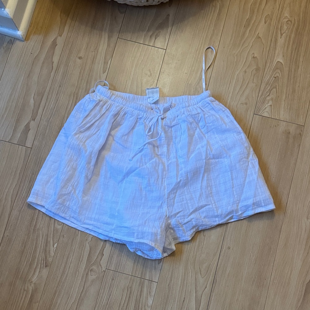 Sabo Skirt White High-Waist Linen-Look Shorts